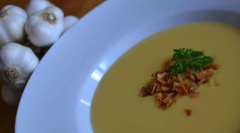 Krémová česneková polévka